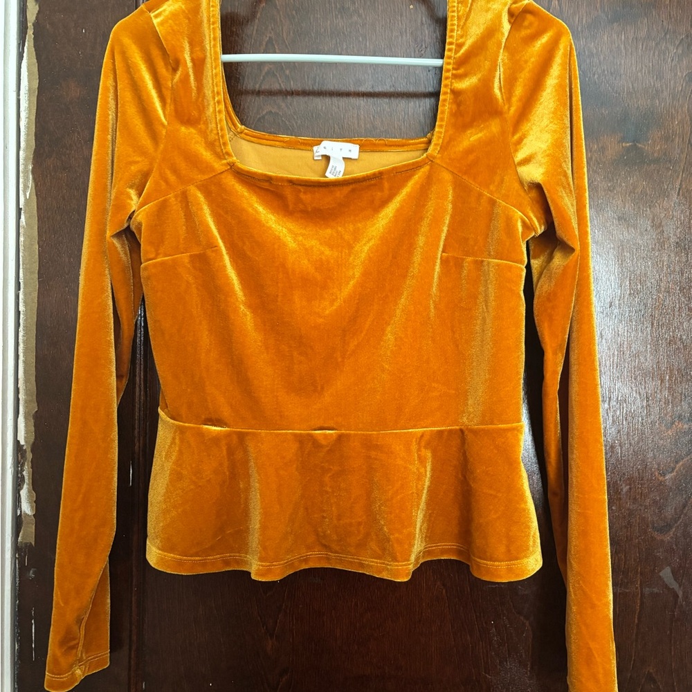 Velvet Long Sleeve Peplum Top in Gold